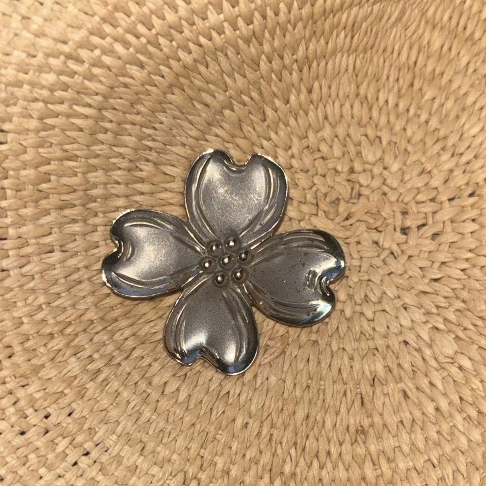 Stuart Nye Hand Wrought Jewelry Silver Dogwood Floral Brooch Pin Asheville